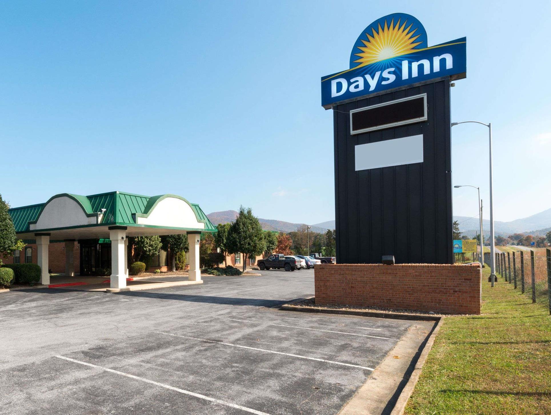 Days Inn By Wyndham Luray Shenandoah Exterior photo