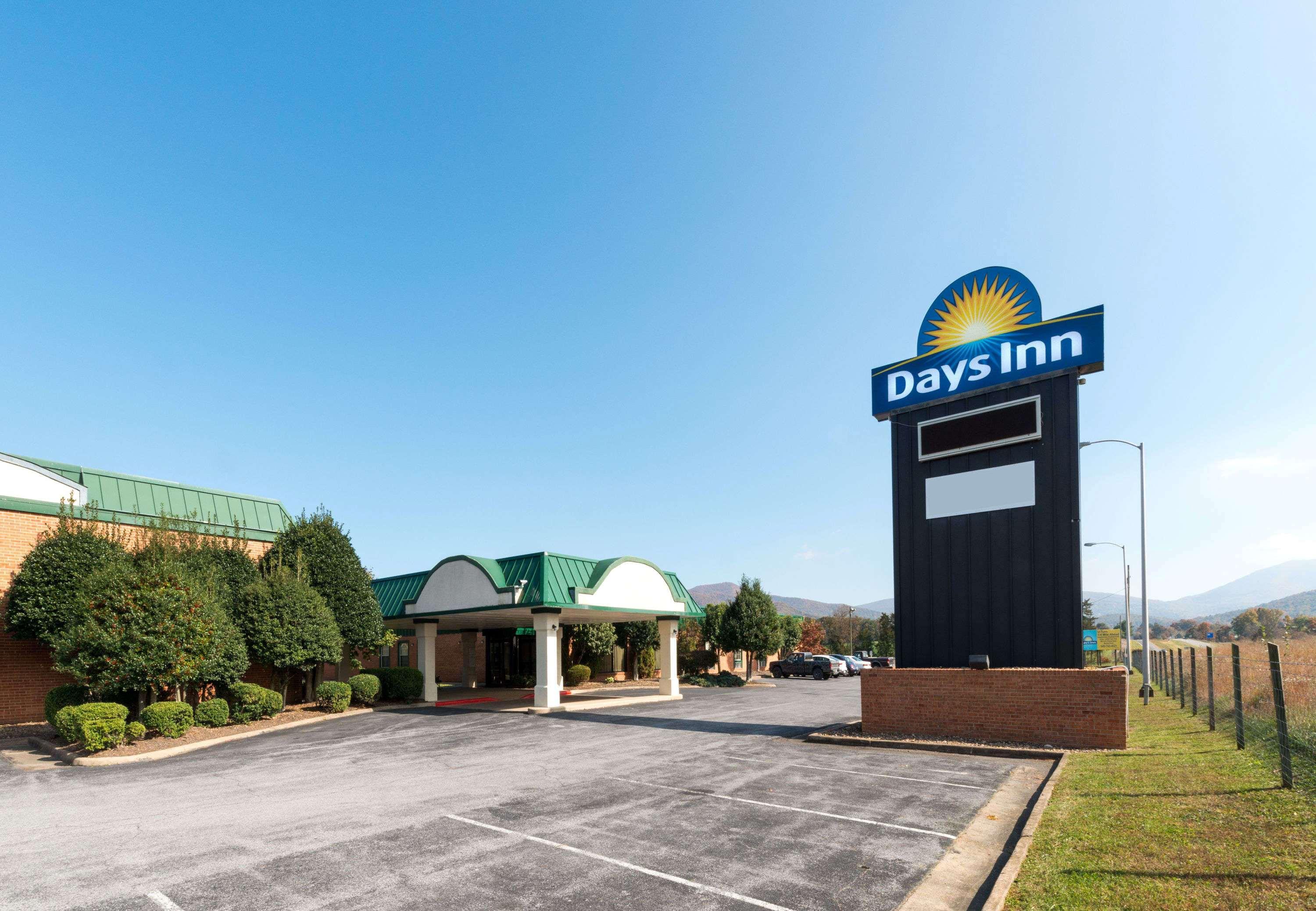 Days Inn By Wyndham Luray Shenandoah Exterior photo